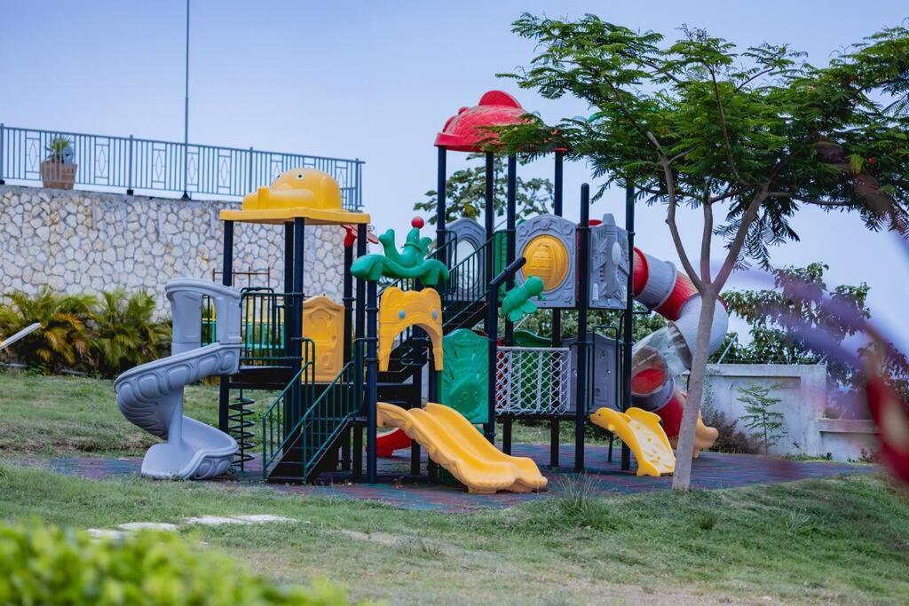 Вилла Pyramid Point Manor Очо-Риос Экстерьер фото